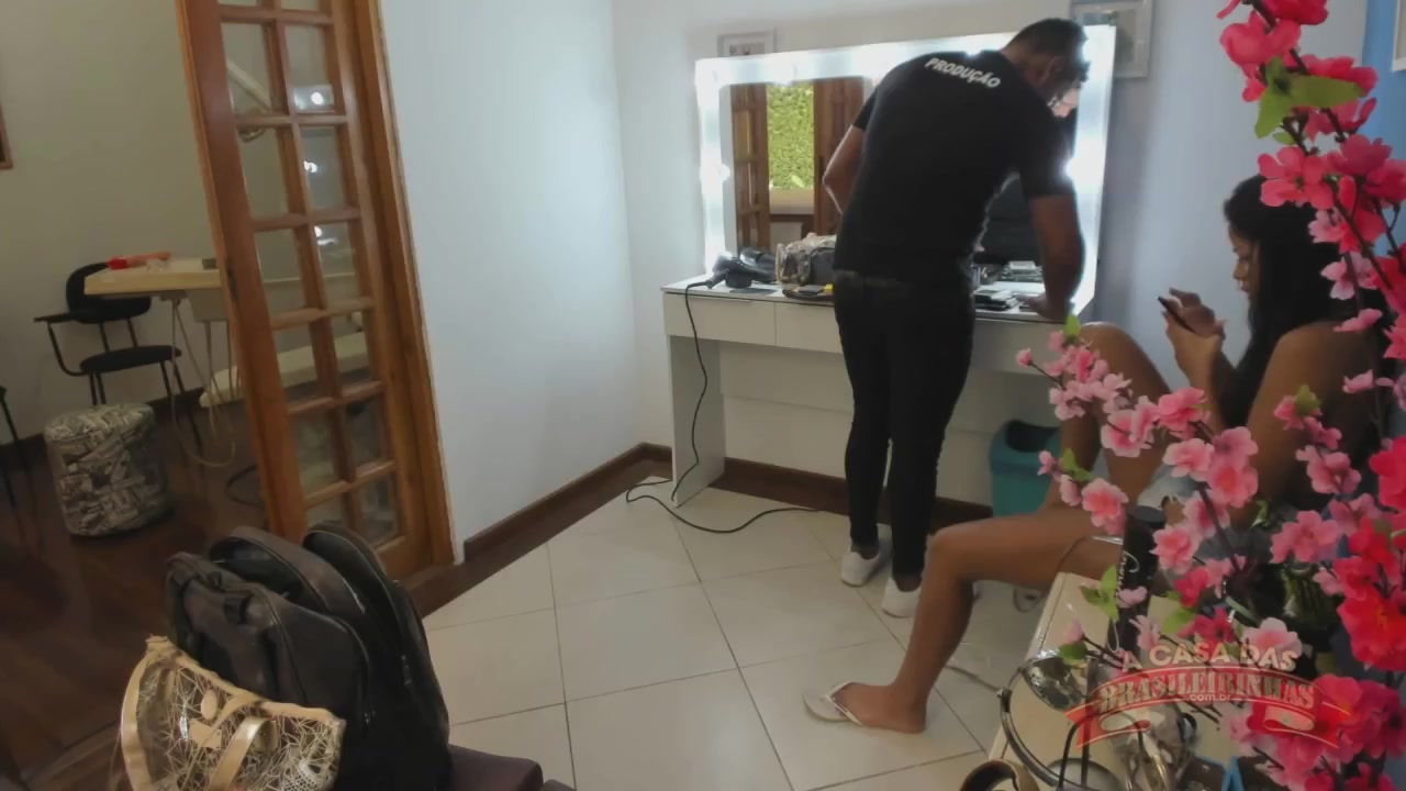 Lorena Vasconcellos nos bastidores da Casa ao vivo