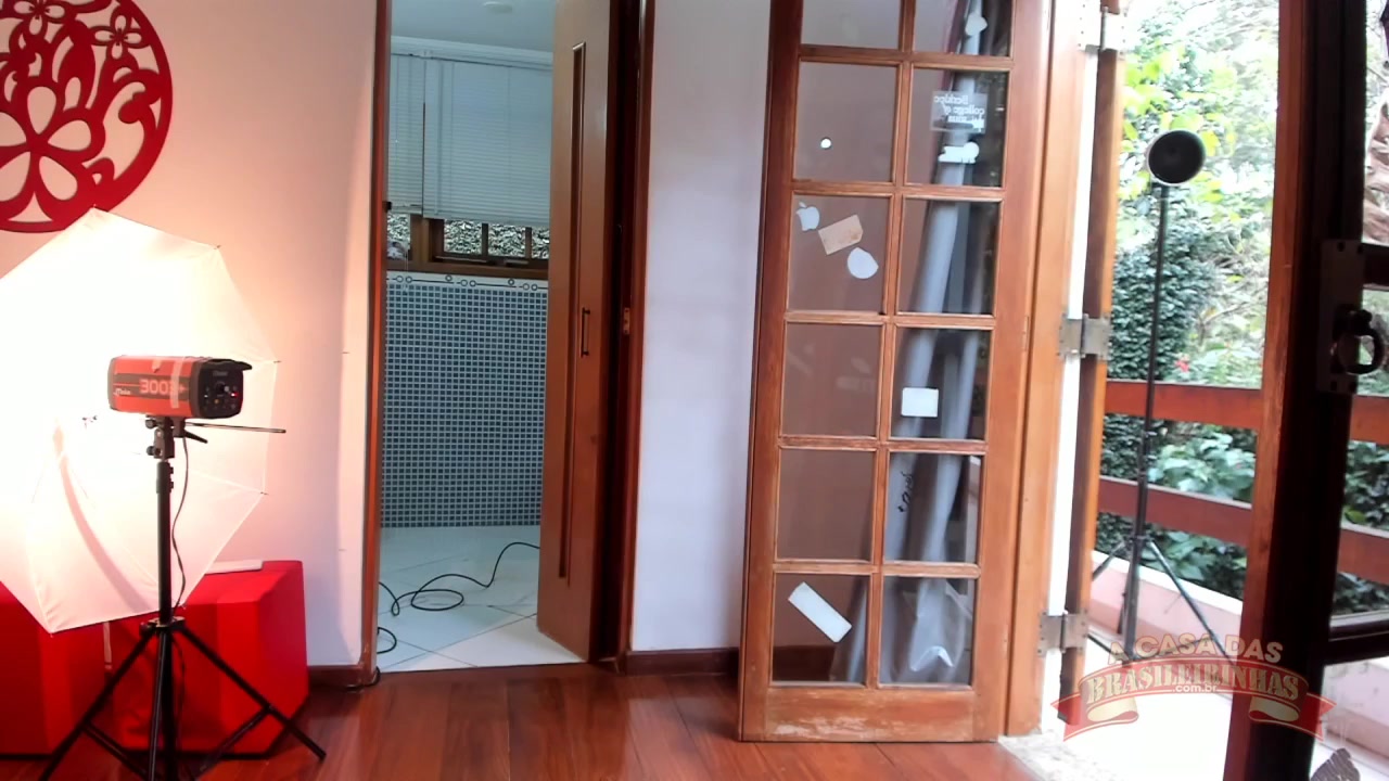 Ensaio sexy da pornstar Elisa Saches peladinha