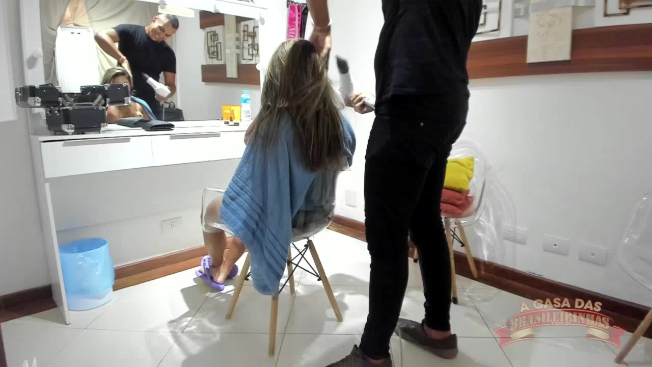 A deliciosa da May Akemi foi maquiada e ficou ainda mais gostosa