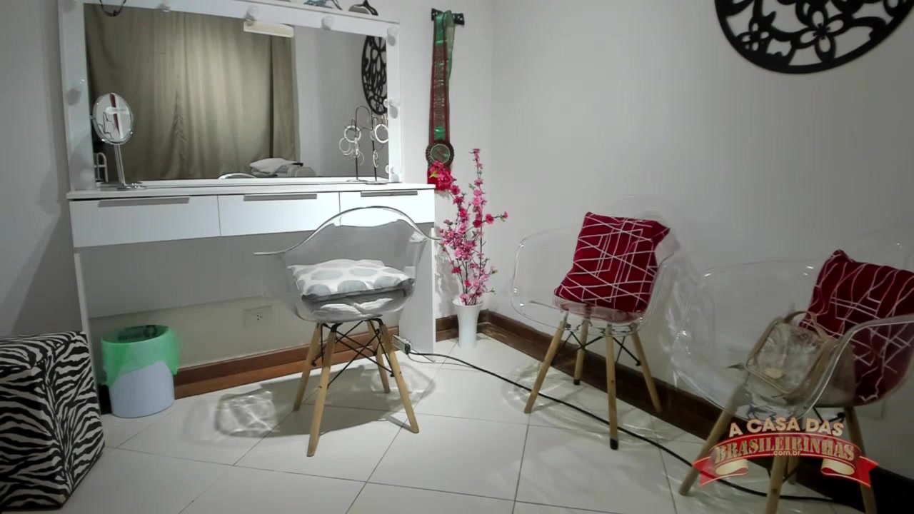 Camarim com a Karol Wins na casa