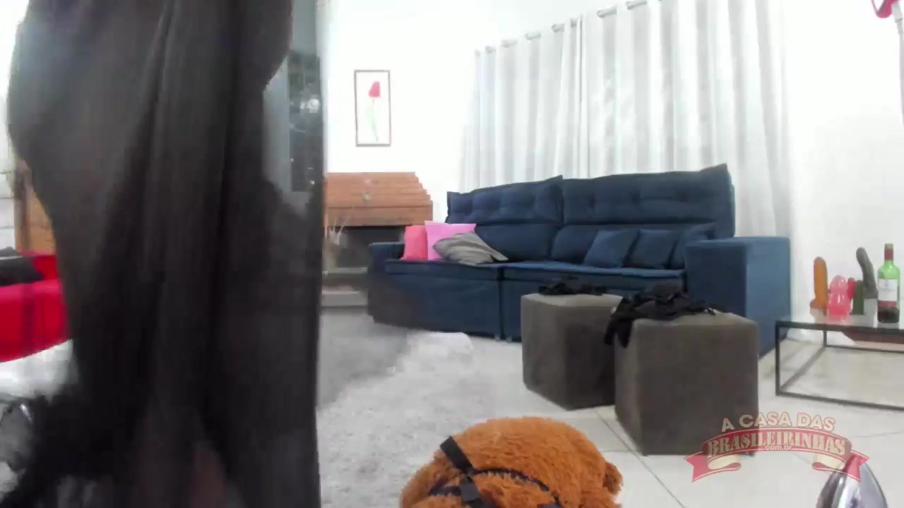 Val Mineirinha aprontando na chamada de vídeo