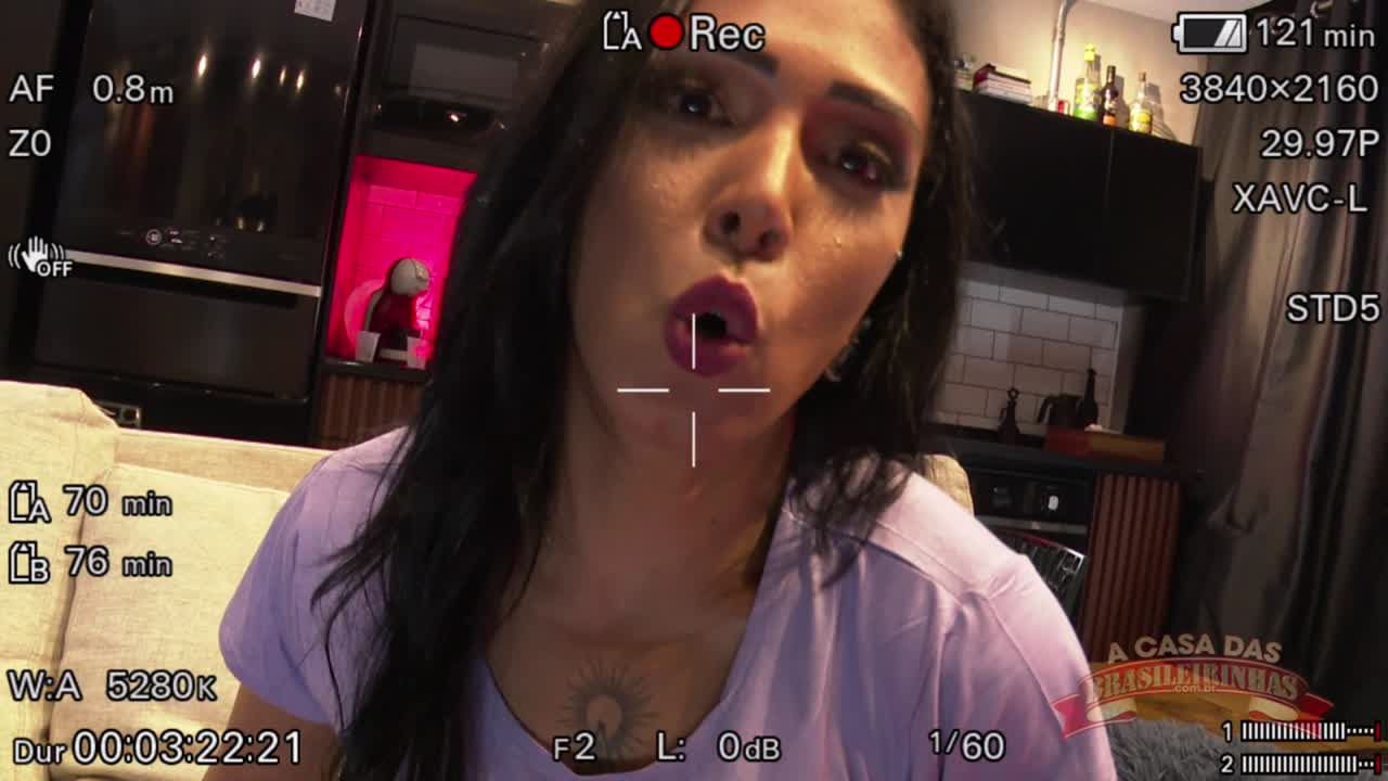 Angelica Rios mostra todo seu talento nos bastidores da Casa das Brasileirinhas