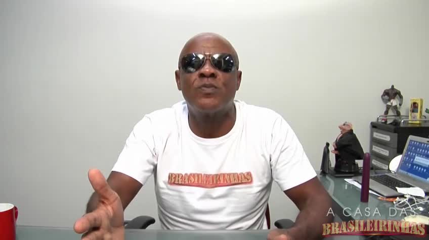 Chat pornô com Layla Sintonni e Keity Bitencourty de pernas abertas