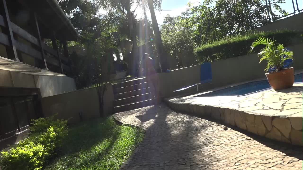 Monique Albuquerque sensualizou demais AO VIVO