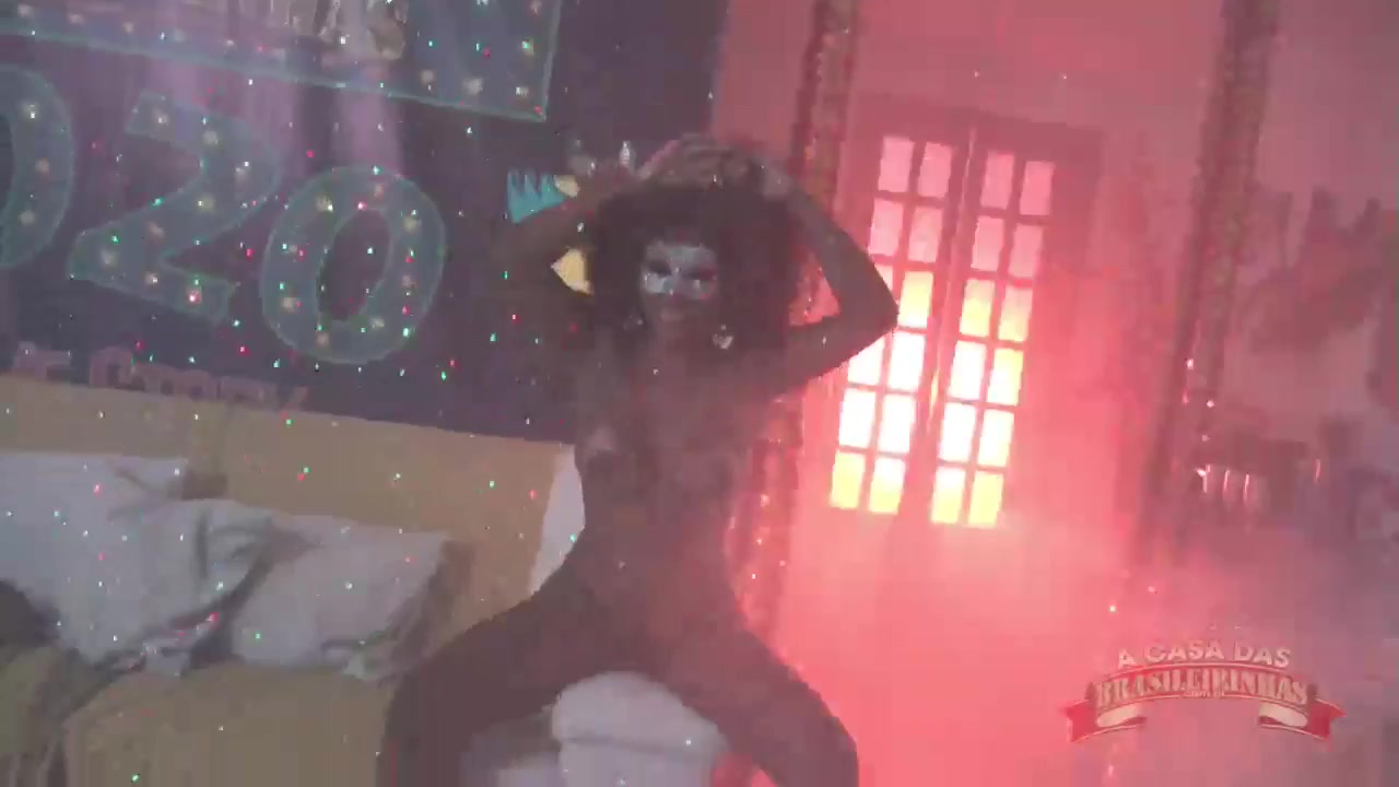 Agatha Figueiredo pelada no show erótico!