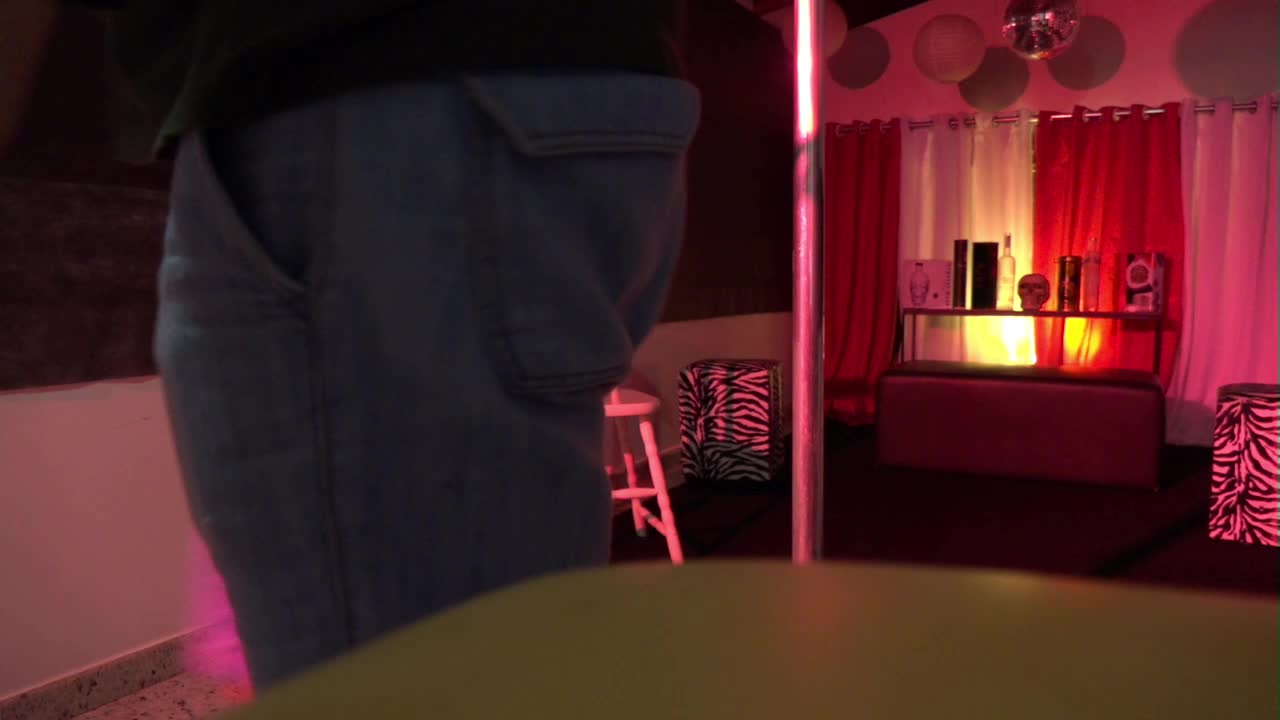 Byancca Tavares se apresentou no pole dance da Casa