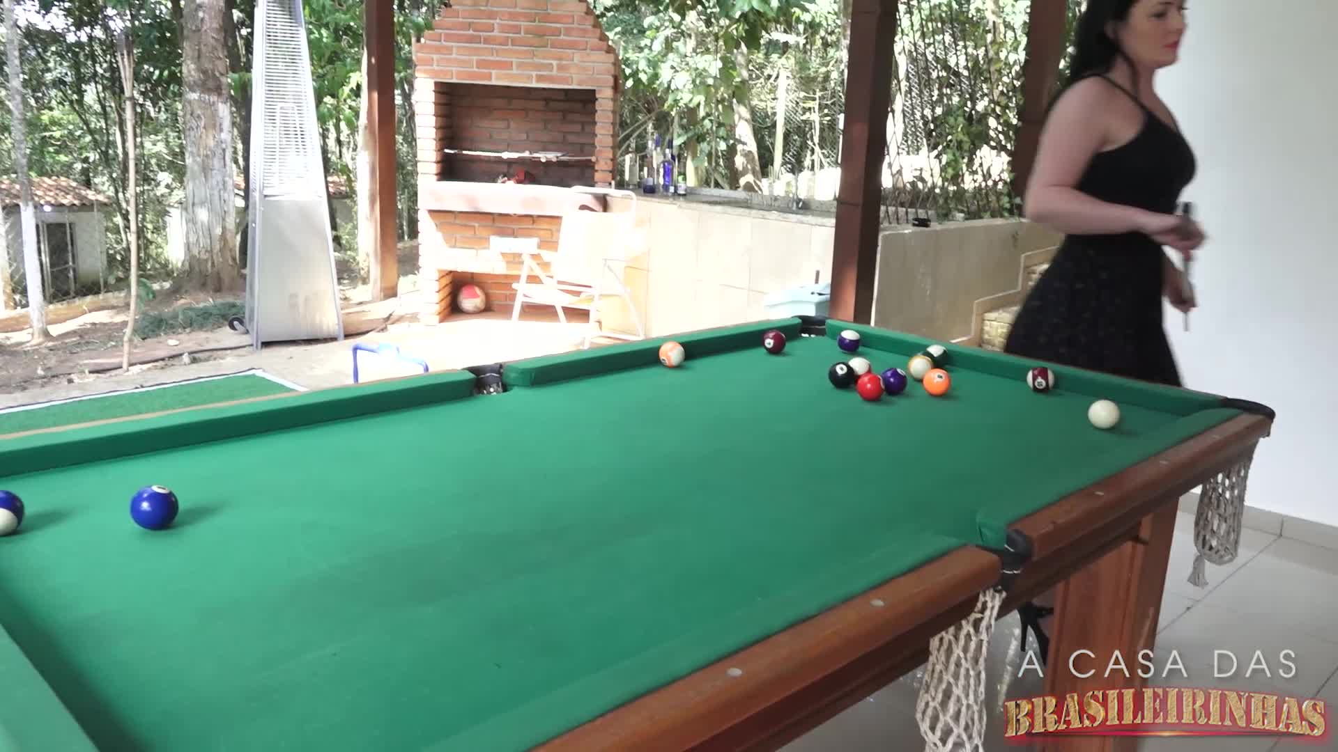 Hora de jogar um sinuquinha sem roupa na Casa!