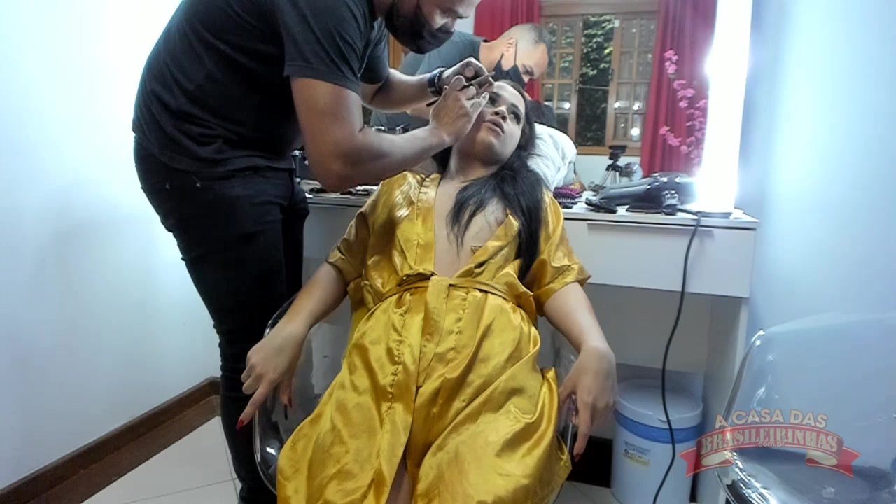 Carolina Carioca foi maquiada para próxima produção