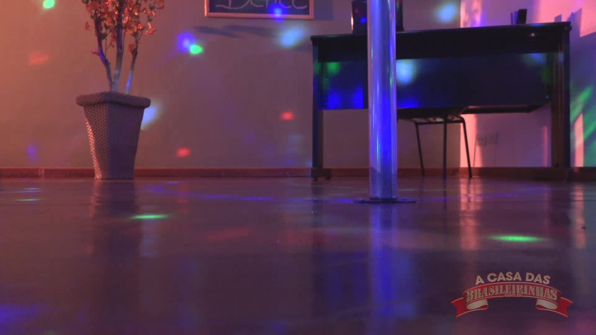 Evelyn Buarque videos da gostosa no pole dance 