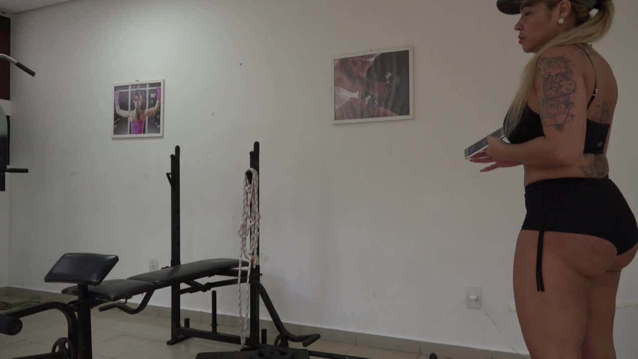 Aquele treino provocante com a loira Monique Lopes