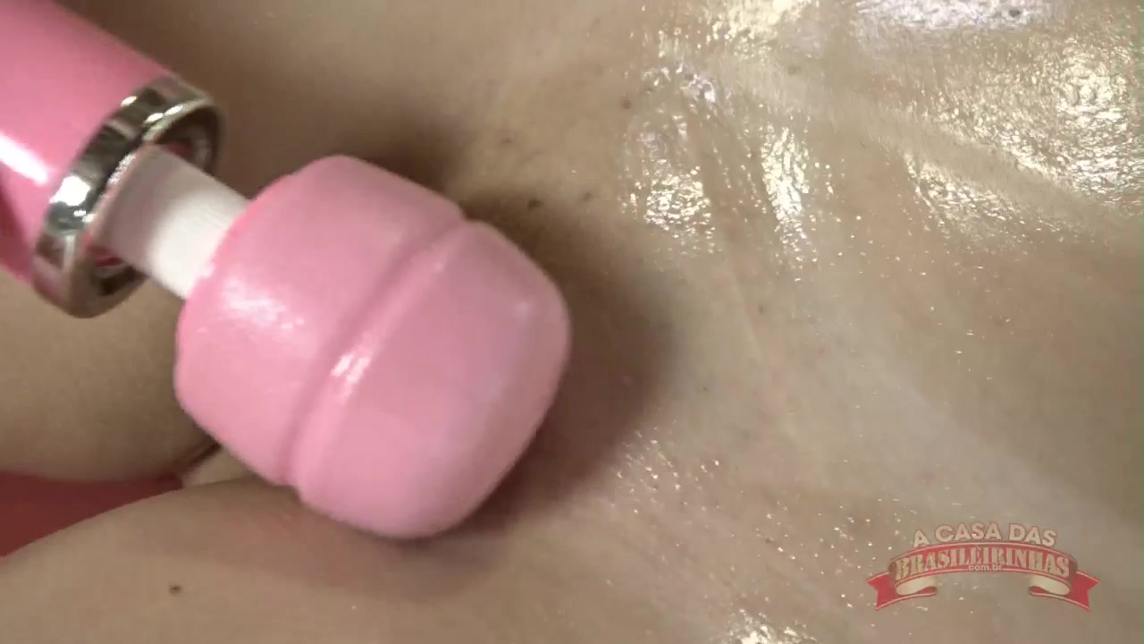 As lésbicas gostosas se pegaram demais na massagem