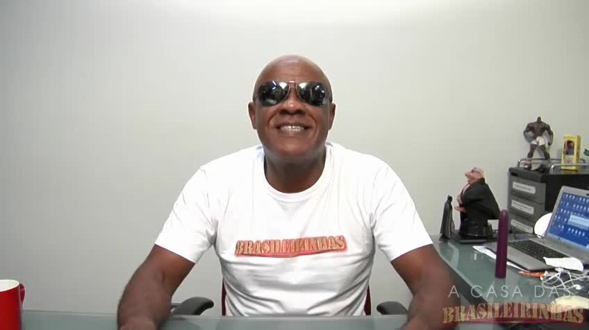 As duas fazendo uma massagem pra lá de sensual