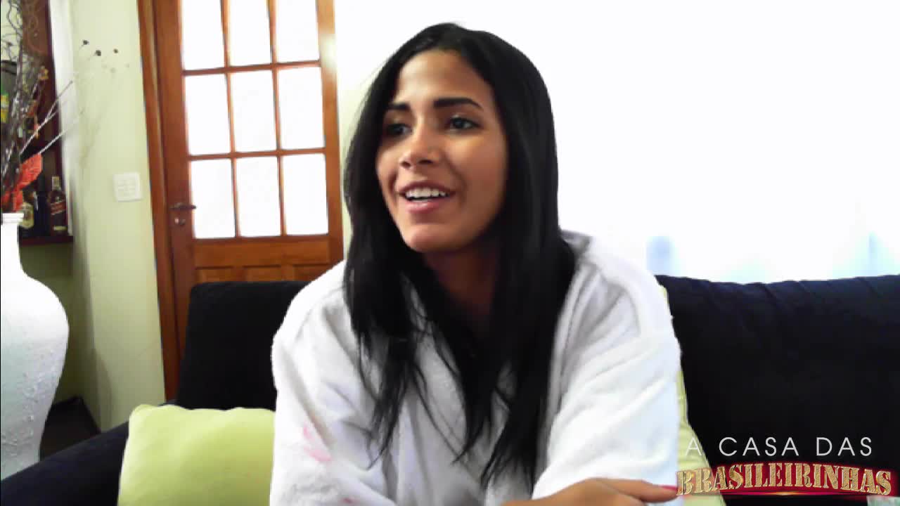 Morena Safada |Karen Bate papo com internautas| A Casa das Brasileirinhas