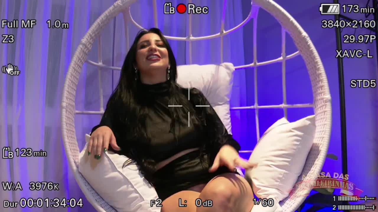 Renatinha Pantera faz despedida com sexo gostoso na Casa das Brasileirinhas