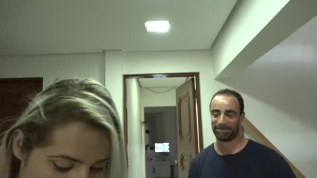 Hora do Super Desafio na Casa das Brasileirinhas com Mia e Karol