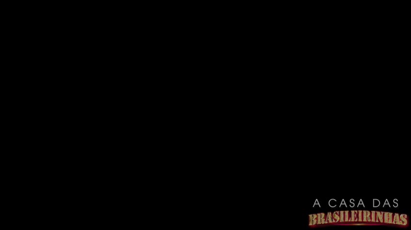 Moreninhas da casa acordando peladinhas ao vivo!