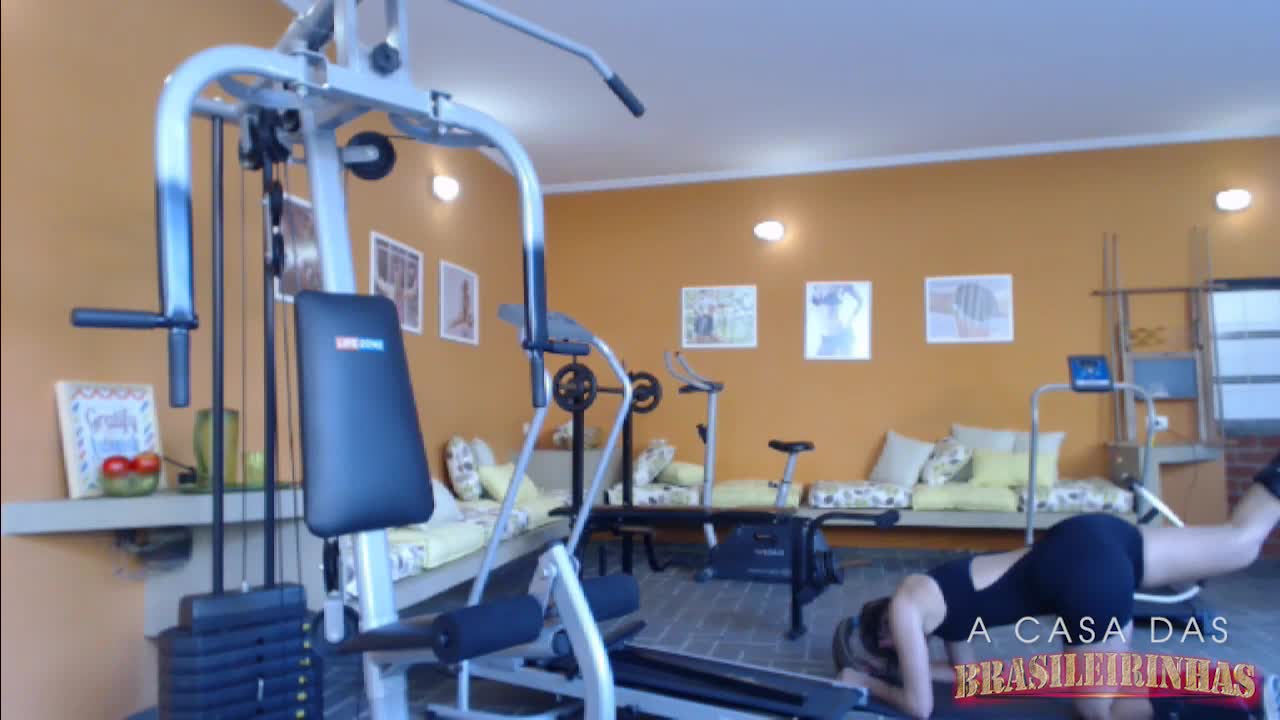 Nayra Mendes malha seu corpo perfeito na Academia, confira!
