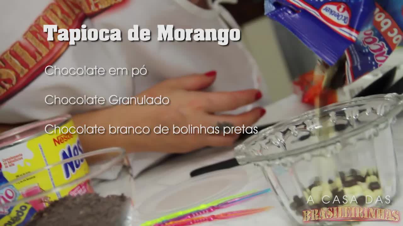 Cibelle Mancini se lambuza de leite condensado no CUzinha Master
