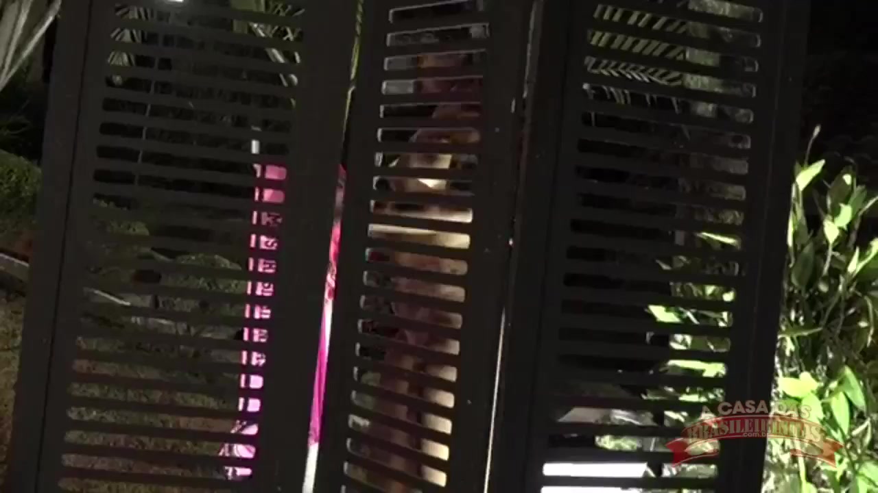 A safada da atriz pornô May Akemi arrasou no desfile de lingerie
