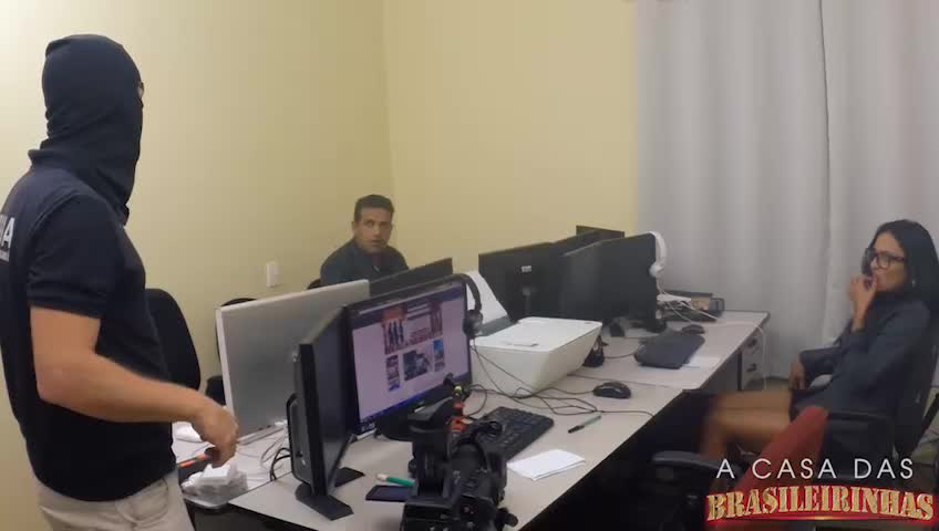 Kaka Oliveira nos bastidores de sua cena de sexo!