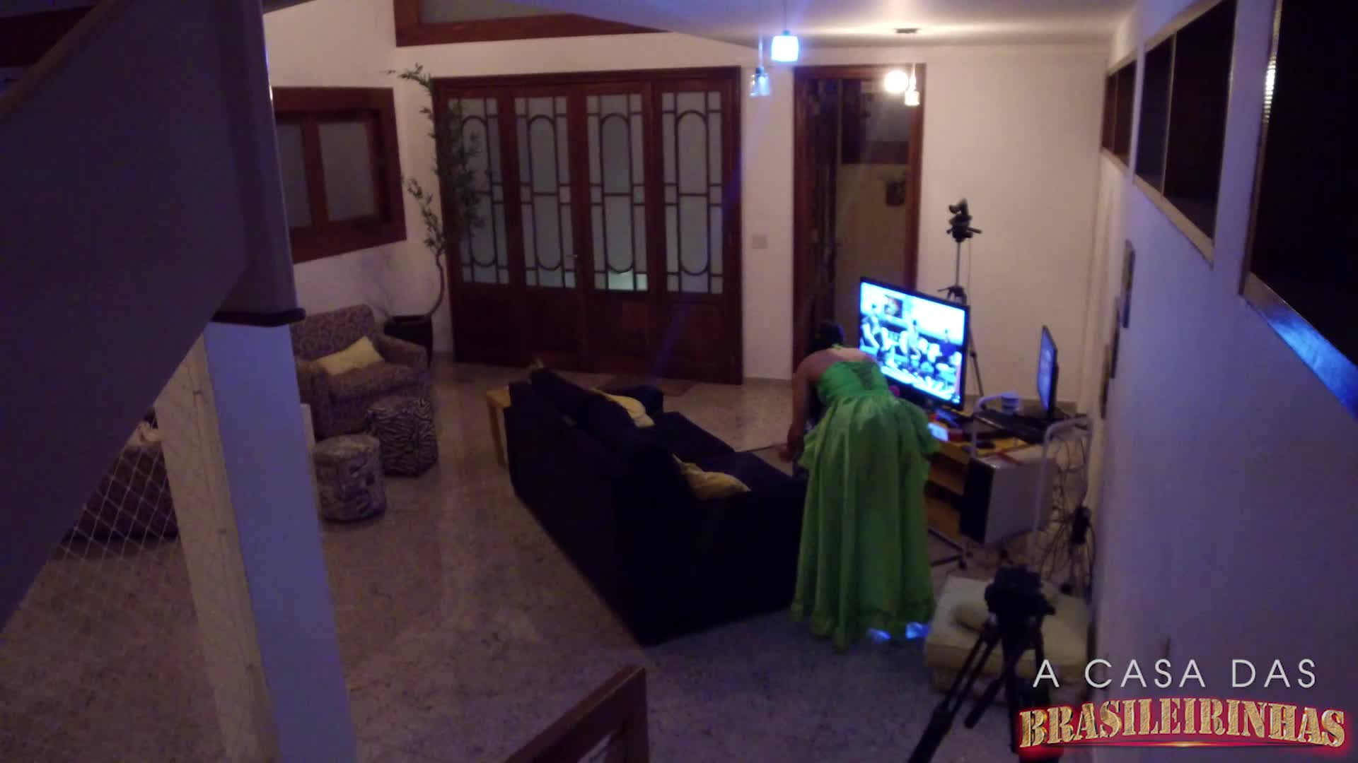 Morenas fazem show erótico em vídeo pornô da Brasileirinhas 