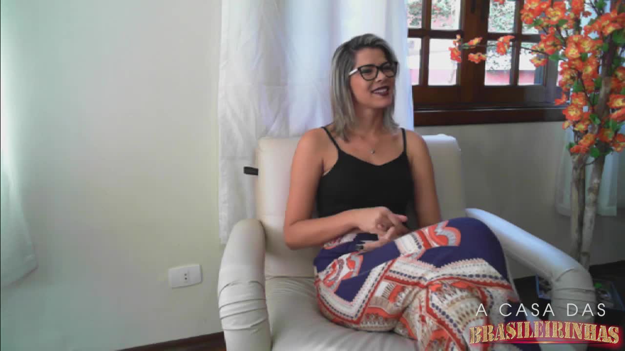 Loira Safada Emanuela Martins | Bate papo com internauta | A Casa das Brasileirinhas 