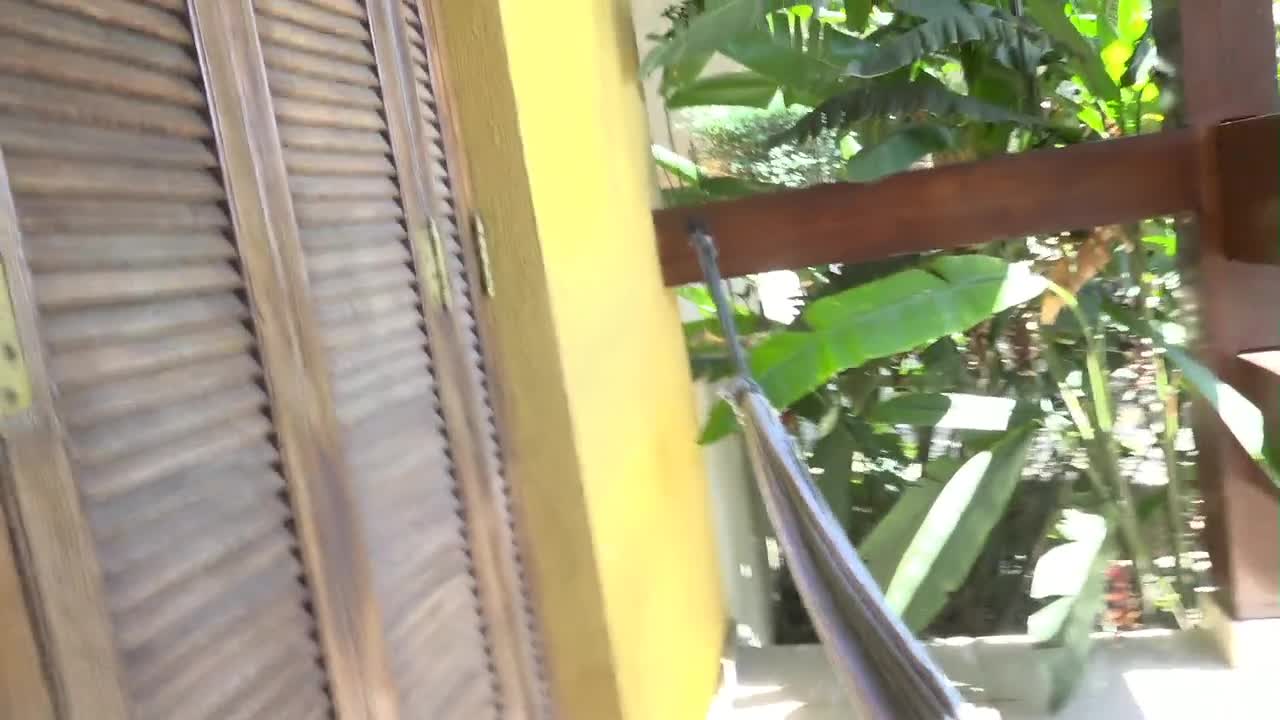 Luna Oliveira se depilou AO VIVO na Casa das Brasileirinhas