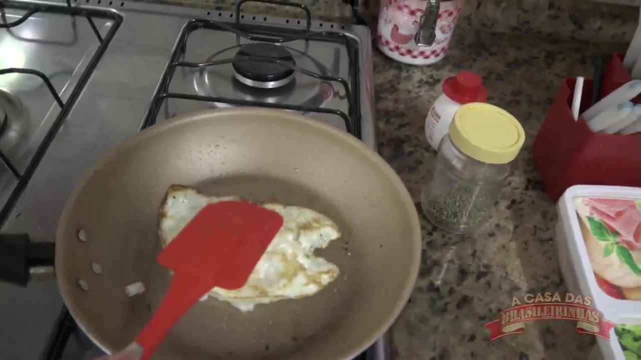 A deliciosa Raissa Cortez cozinhou nua 