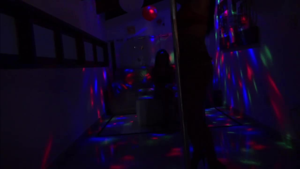Rafaela e Lanna dançaram demais no pole dance da Casa