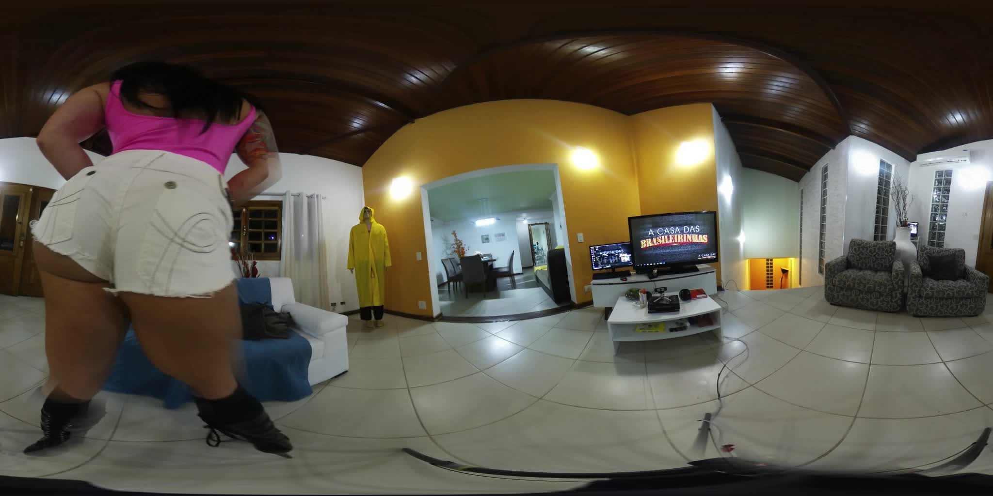 Bruninha Fitness se exibindo em 360º 