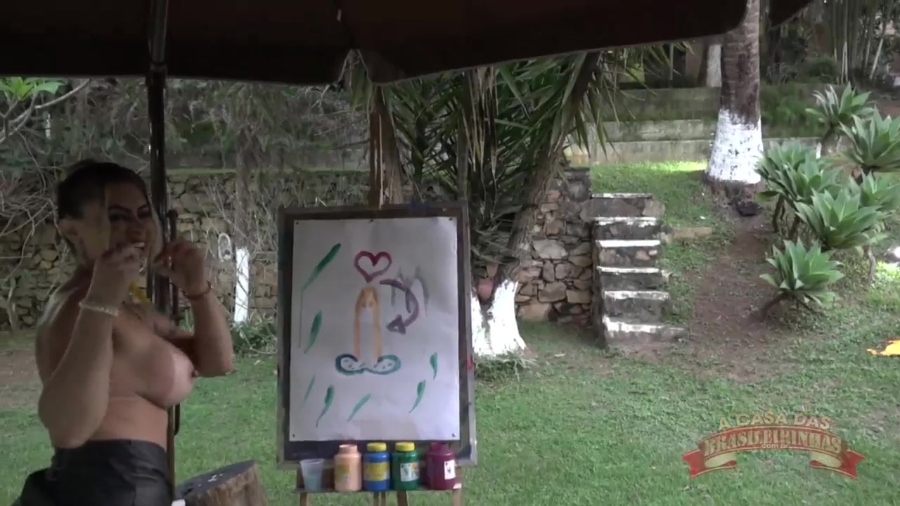 A Danny Power ficou peladona na pintura erótica 