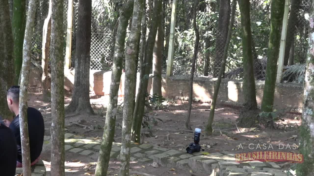 Monique Bastos mandou bem em cena e levou gozada na boca