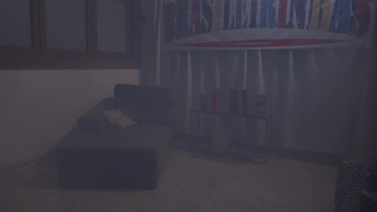 Acompanhe o show erótico com Bibi Griffo