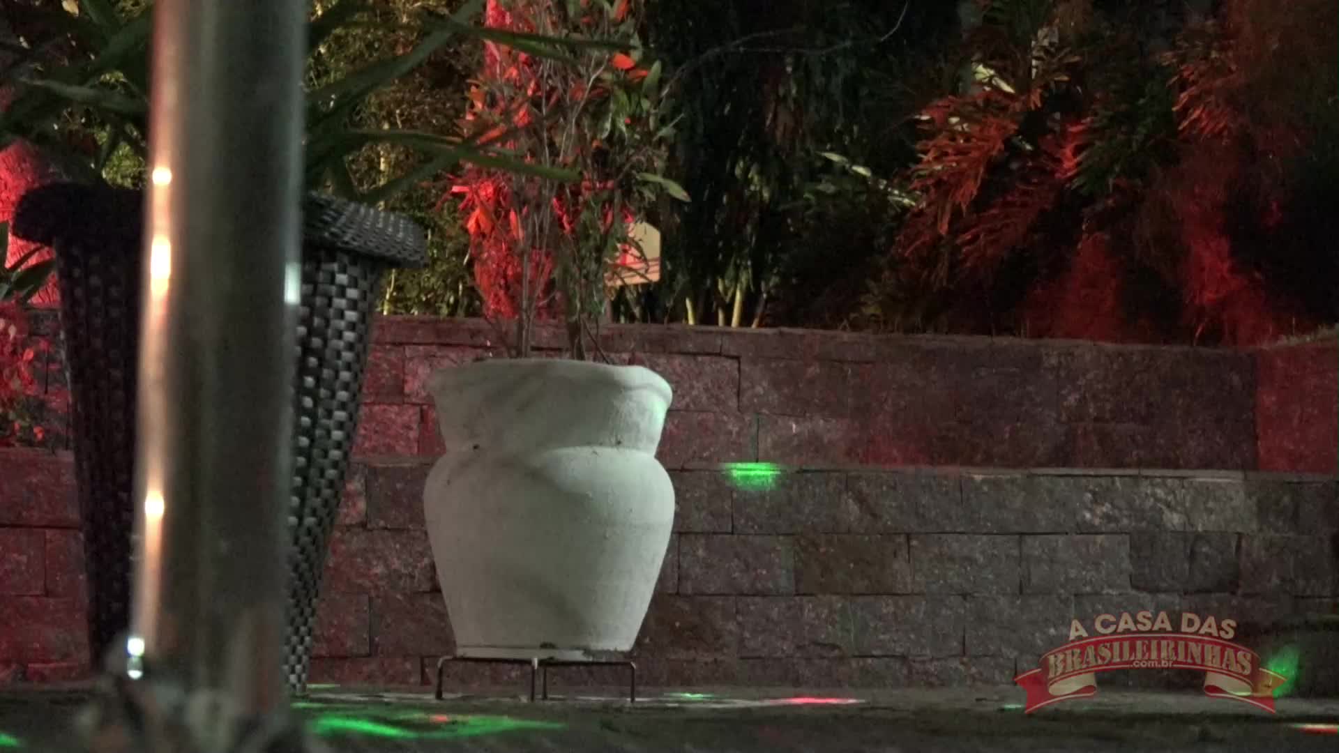 Atriz Pornô Cibelle Pacheco pelada dançando no pole dance
