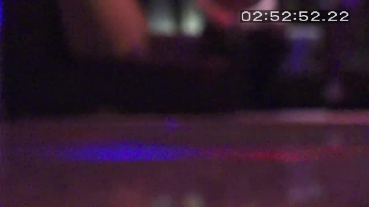 Hora de rebolar no Pole Dance da Casa