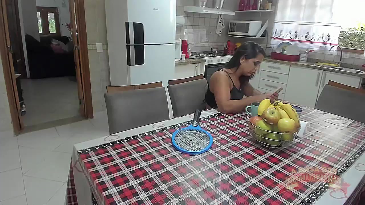 A Bruna Lopes tomou o café da manhã sem calcinha 