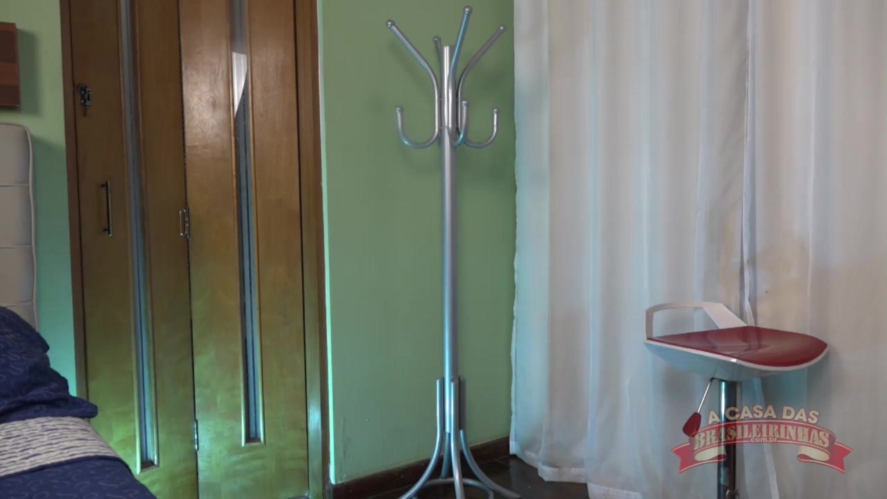 A atriz pornô Belinha Baracho mostrou tudo em prazer em detalhes