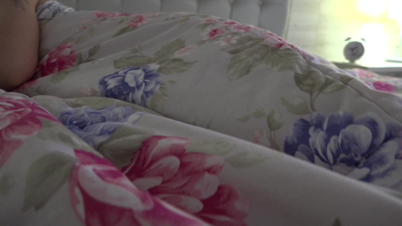 Alice Alcantara se masturbou AO VIVO na Casa