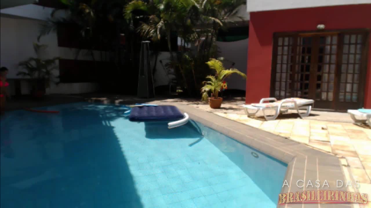 Ninfeta Yara | Piscina | A Casa das Brasileirinhas