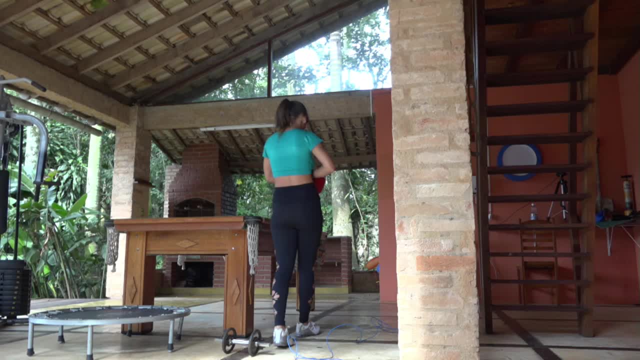 Paola Gurgel Brasileirinhas, gostosa malhando pelada
