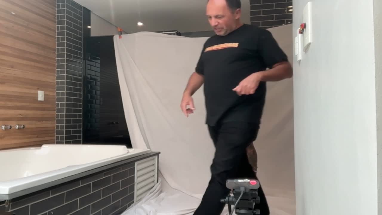 Arlequina Tatu faz ensaio sensual com a faixa de Miss Brasileirinhas.